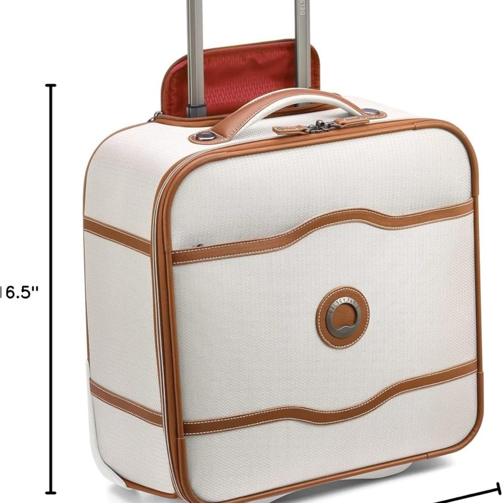 Set Underseat 16” Bag and Laptop Backpack
used a few times -retail almost $500